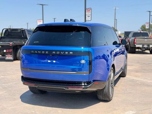 Used 2023 Land Rover Range Rover Long Wheelbase SE AWD/4WD image 4
