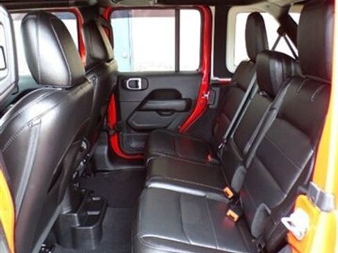 Used 2020 Jeep Wrangler Unlimited Sahara image 20