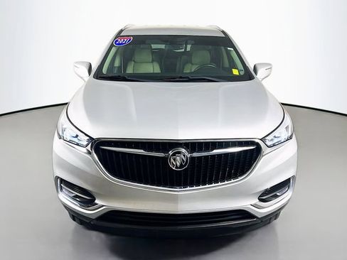 Used 2021 Buick Enclave Essence w/ Sound and Sites Package image 2