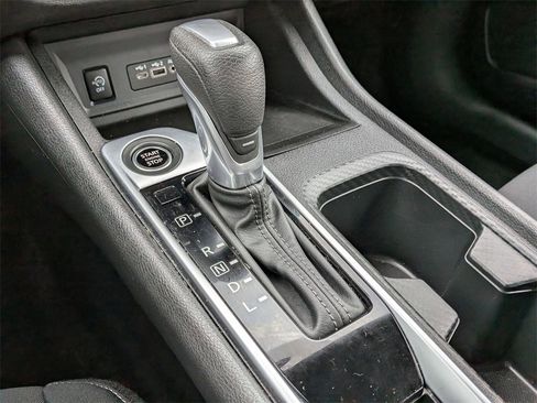 Used 2025 Nissan Sentra SV image 15