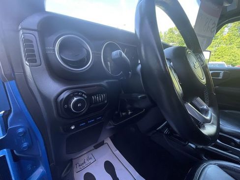 Used 2022 Jeep Wrangler Unlimited Sahara AWD/4WD image 17