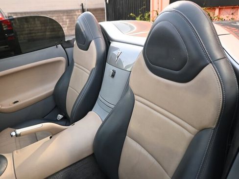 Used 2006 Pontiac Solstice Convertible w/ Premium Package image 25