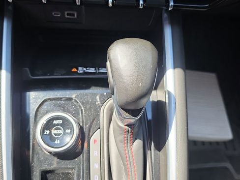 Used 2025 Chevrolet Colorado Z71 AWD/4WD image 25