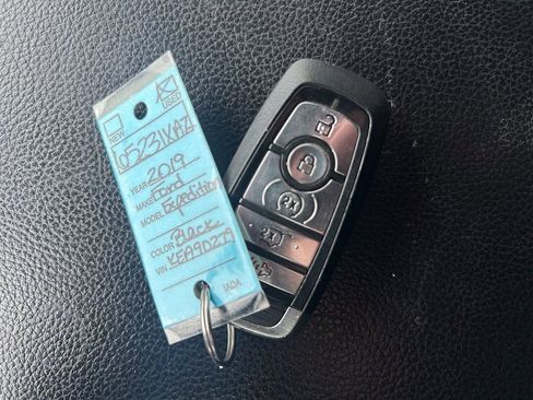 Used 2019 Ford Expedition XLT w/ Equipment Group 202A image 28