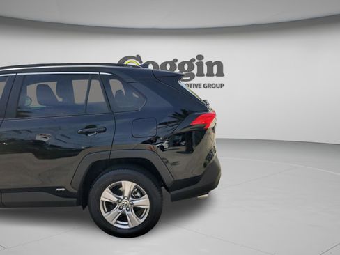 Certified 2025 Toyota RAV4 LE AWD/4WD image 32
