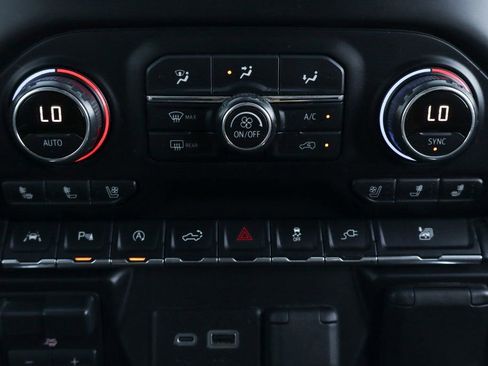 Used 2021 Chevrolet Silverado 1500 High Country w/ Technology Package image 36