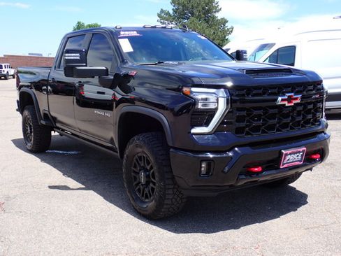 Used 2024 Chevrolet Silverado 2500 ZR2 w/ Technology Package AWD/4WD image 6