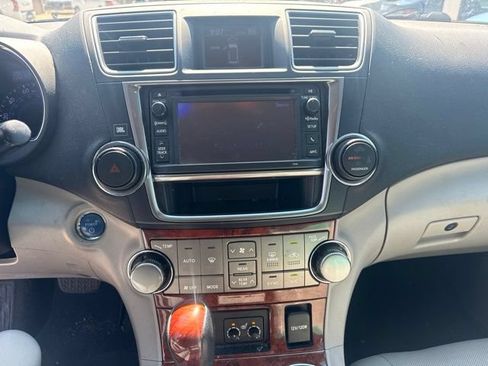 Used 2013 Toyota Highlander Limited AWD/4WD image 15
