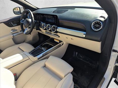 Used 2025 Mercedes-Benz GLB 250 image 21