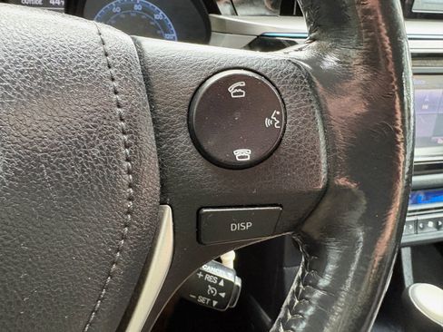 Used 2014 Toyota Corolla S image 32