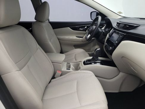 Used 2018 Nissan Rogue Sport SL w/ SL Premium Package image 21