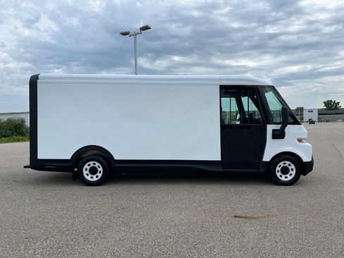 Used 2024 Chevrolet Brightdrop 600 w/ Battery Pack, Max Range AWD/4WD image 7