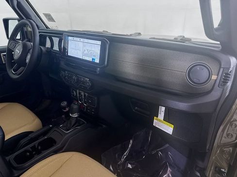 New 2026 Jeep Gladiator Willys AWD/4WD image 25