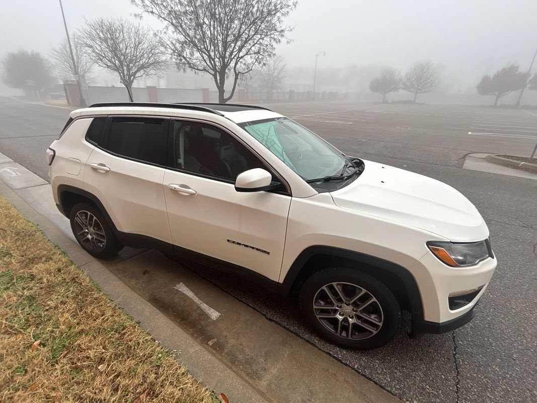 Used 2020 Jeep Compass Latitude FWD image 4