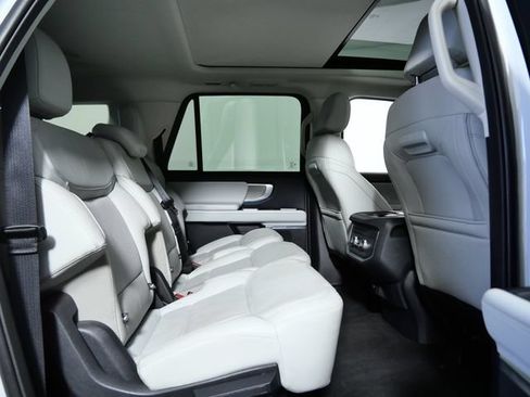 Certified 2025 Ford Expedition Max Platinum AWD/4WD image 12
