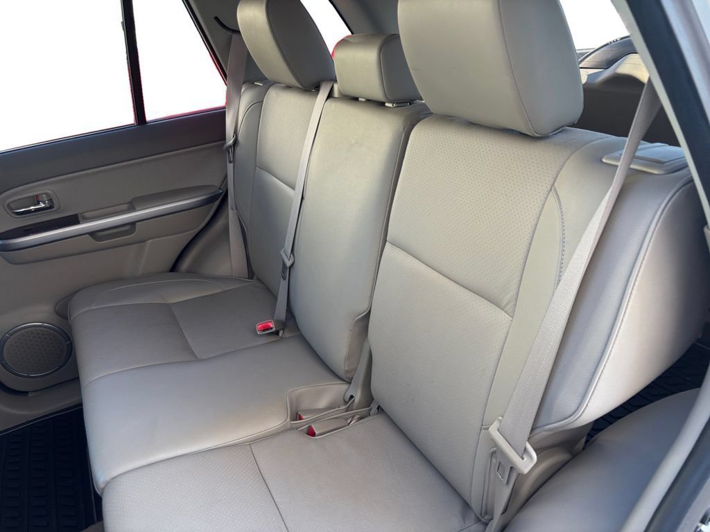 Used 2012 Suzuki Grand Vitara Limited AWD/4WD image 13