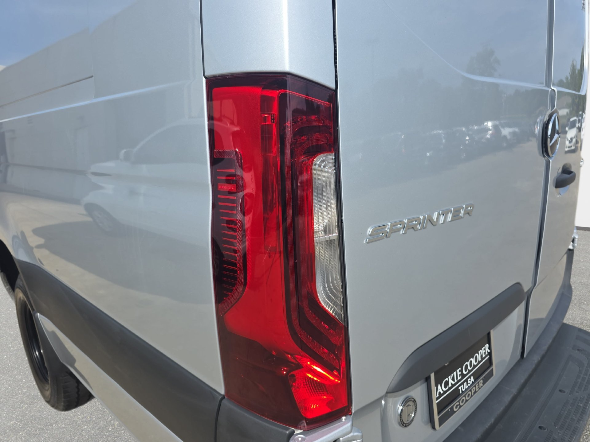 Used 2023 Mercedes-Benz Sprinter 3500 image 31