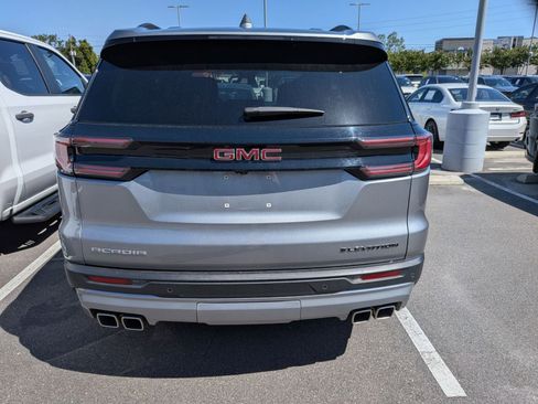 Used 2025 GMC Acadia Elevation w/ Elevation Premium Package FWD image 3