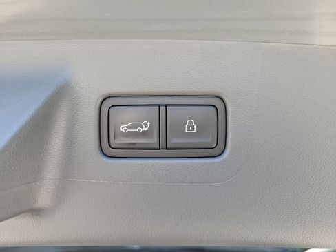 Used 2024 Hyundai Santa Fe SEL FWD image 8