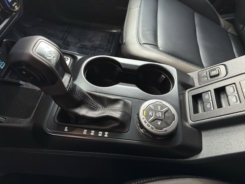 New 2025 Ford Bronco Outer Banks w/ Black Appearance Package image 27