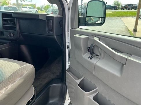 Used 2018 Chevrolet Express 3500 LT w/ LT Preferred Equipment Group image 8
