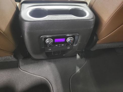 Used 2022 Chevrolet Suburban High Country image 22