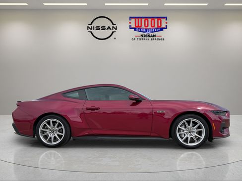 Used 2025 Ford Mustang GT Premium RWD image 2
