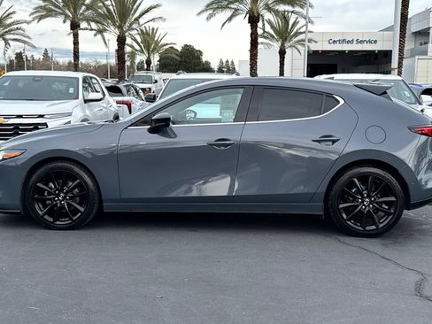 Used 2021 MAZDA MAZDA3 Hatchback w/Premium Plus Pkg image 6