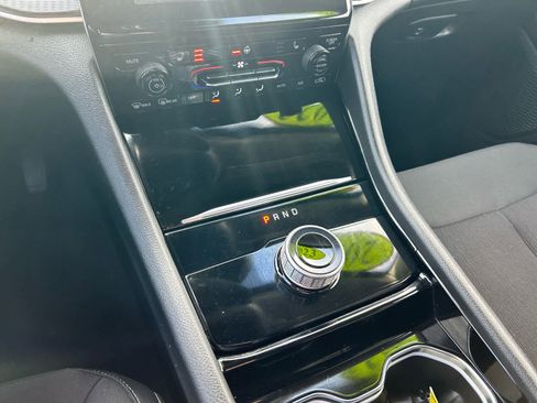 Used 2023 Jeep Grand Cherokee Laredo w/ Luxury Tech Group I image 30