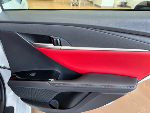 New 2026 Toyota Camry Hybrid FWD image 17