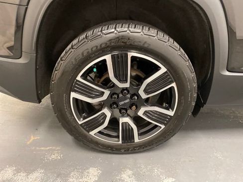 Used 2019 GMC Acadia SLT w/ Black Edition AWD/4WD image 31