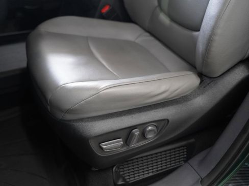 Used 2022 Toyota Sienna XLE w/ XLE Plus Package image 25