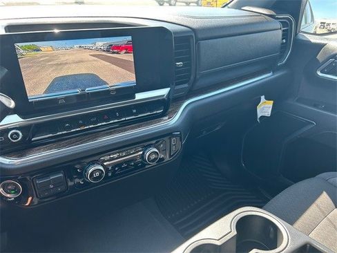 Used 2025 GMC Sierra 1500 Elevation image 41