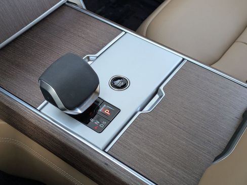 New 2025 Land Rover Range Rover SE image 16