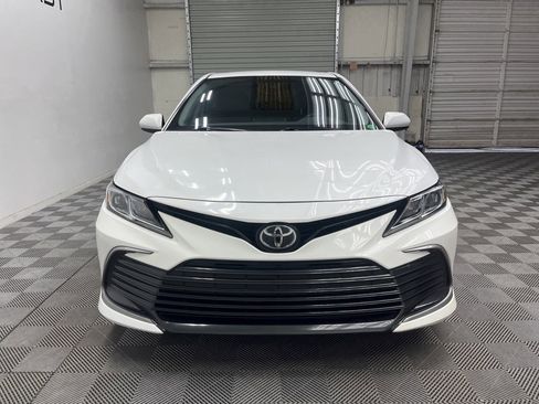 Used 2021 Toyota Camry LE image 9