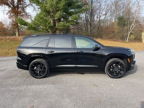 Used 2024 Chevrolet Traverse RS image 6