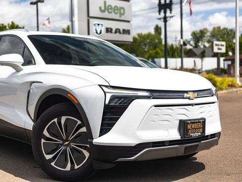 Used 2024 Chevrolet Blazer EV LT AWD/4WD image 3