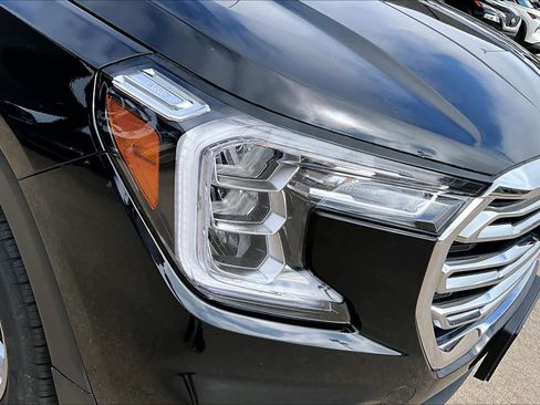 Used 2024 GMC Terrain SLT AWD/4WD image 32