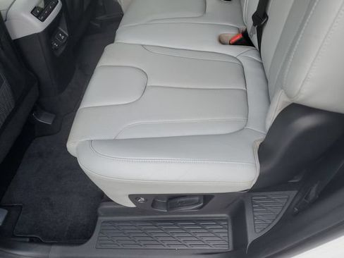 Used 2022 Hyundai Palisade SEL w/ 8P Bench Seat Package AWD/4WD image 15
