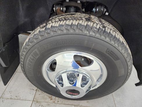 Used 2022 GMC Sierra 3500 Denali w/ Denali Ultimate Package image 3