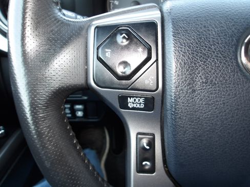 Used 2017 Toyota Tacoma Limited image 16