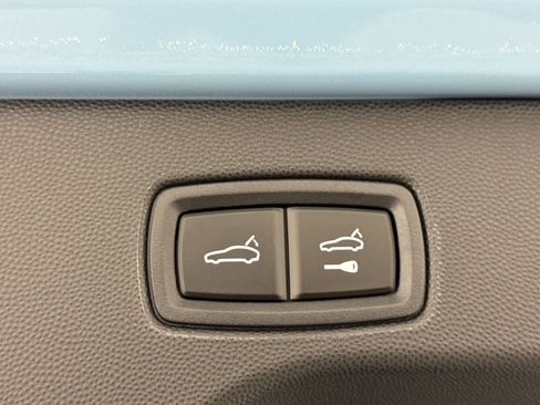 Used 2025 Porsche Macan Electric image 34