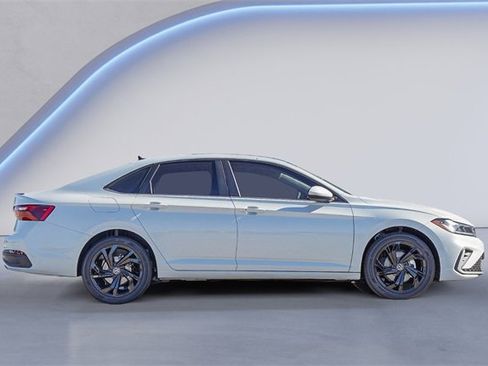 New 2026 Volkswagen Jetta SE image 4