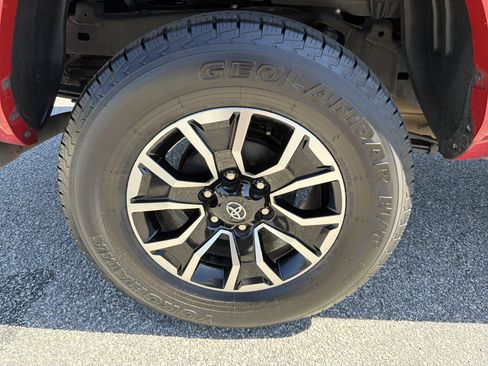 Certified 2023 Toyota Tacoma TRD Sport w/ Advanced Technology Package AWD/4WD image 27