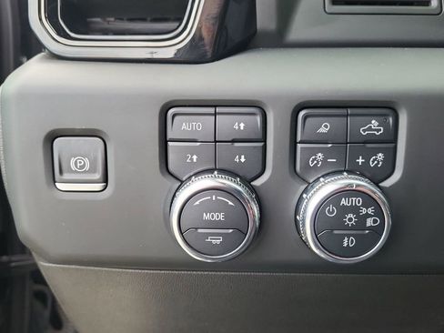 Used 2023 GMC Sierra 1500 AT4 w/ AT4 Preferred Package image 23