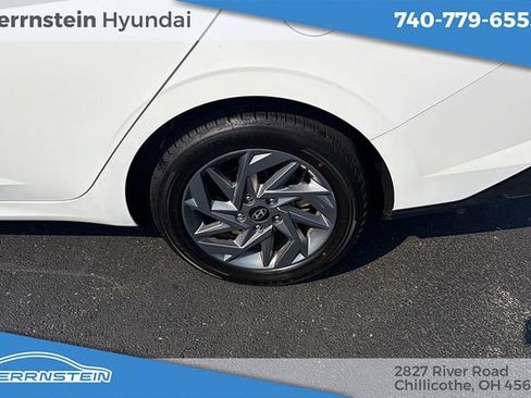 Used 2024 Hyundai Elantra SEL FWD image 12