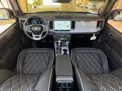 Used 2026 Ford Bronco Outer Banks AWD/4WD image 34