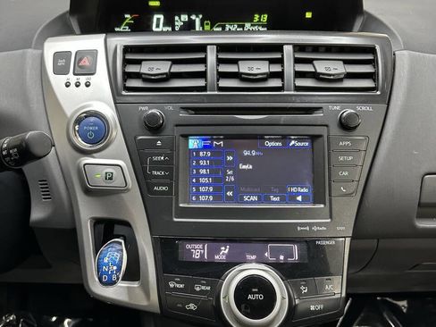 Used 2012 Toyota Prius V image 26