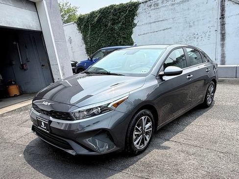 Certified 2024 Kia Forte LXS FWD image 1