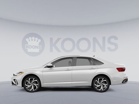 Used 2025 Volkswagen Jetta Sport image 2